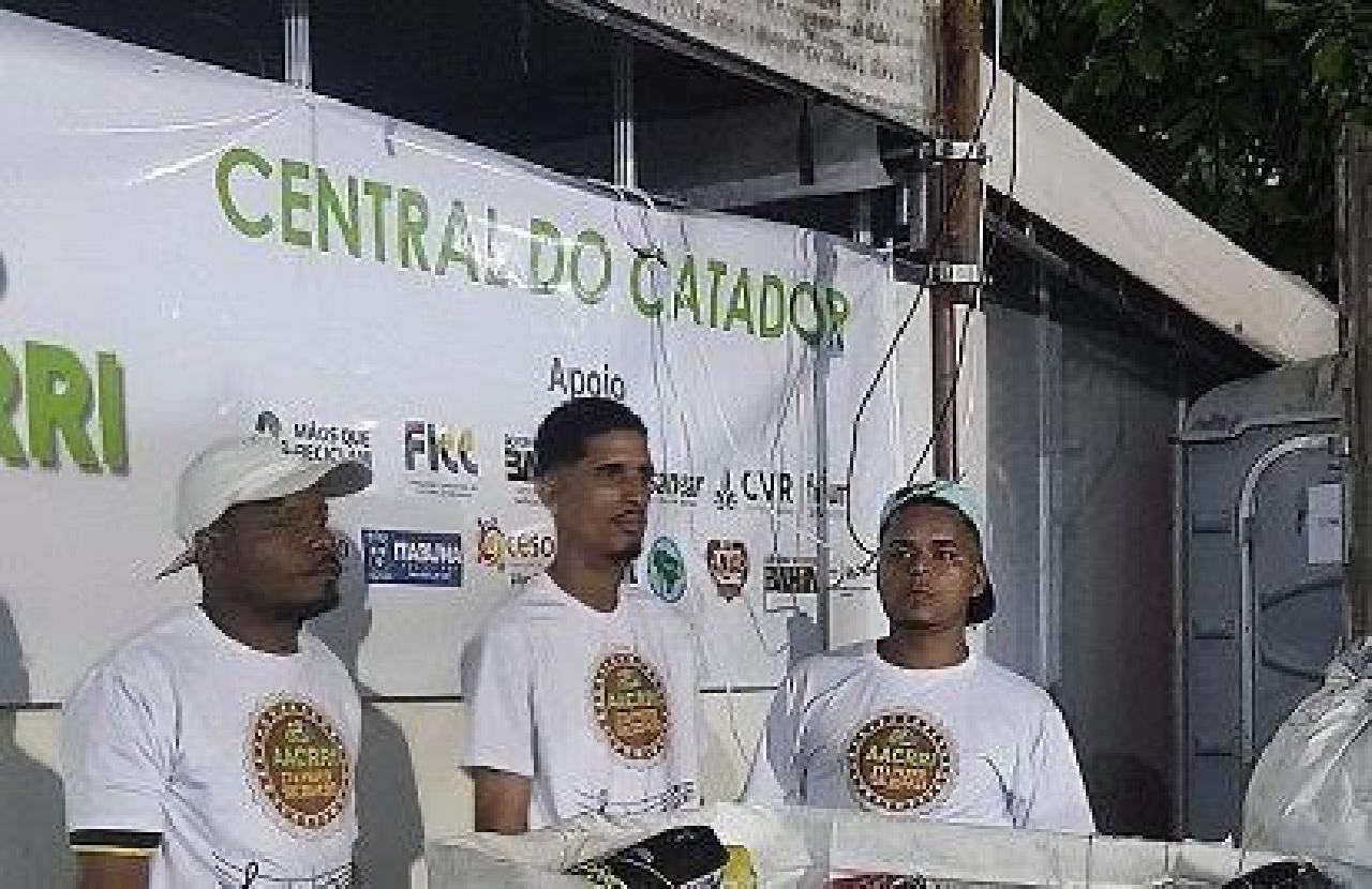 SEIS TONELADAS DE PRODUTOS RECICLÁVEIS FORAM COLETADAS DURANTE O ITAPEDRO SEIS TONELADAS DE PRODUTOS RECICLÁVEIS FORAM COLETADAS DURANTE O ITAPEDRO