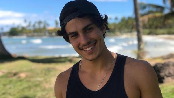 ATOR ILHEENSE ASSINA CONTRATO COM A GLOBO