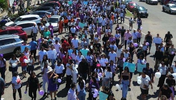 CAMINHADA PEDE JUSTIÇA E O FIM DA VIOLÊNCIA CONTRA AS MULHERES EM ILHÉUS