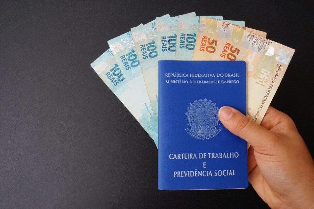 GOVERNO PROPÕE SALÁRIO MÍNIMO DE R$ 1.502,00 EM 2025 GOVERNO PROPÕE SALÁRIO MÍNIMO DE R$ 1.502,00 EM 2025