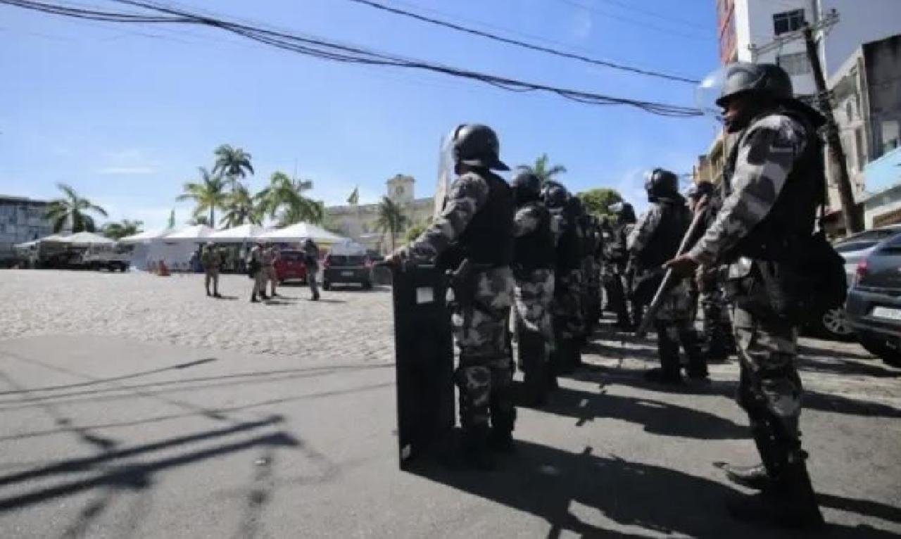 SEM RESISTÊNCIA, ACAMPAMENTOS BOLSONARISTAS SÃO DESMOBILIZADOS NA BAHIA SEM RESISTÊNCIA, ACAMPAMENTOS BOLSONARISTAS SÃO DESMOBILIZADOS NA BAHIA