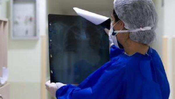 EM 25 DIAS, MÉDIA MÓVEL DE NOVOS CASOS DA COVID-19 PRATICAMENTE DOBROU NA BAHIA
