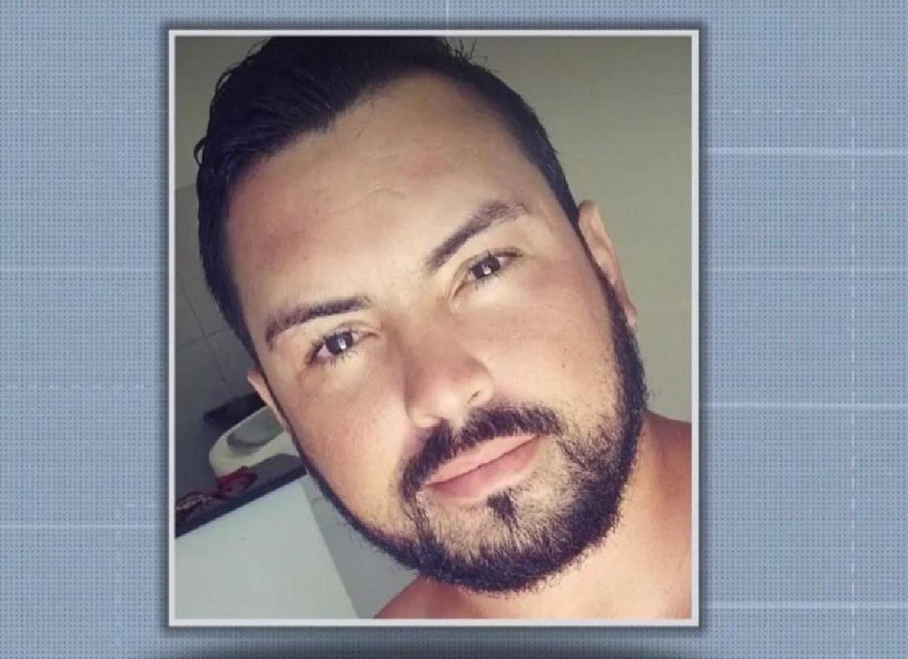 CARLOS FREITAS VOLTA PARA CADEIA APÓS AGREDIR OUTRA MULHER CARLOS FREITAS VOLTA PARA CADEIA APÓS AGREDIR OUTRA MULHER
