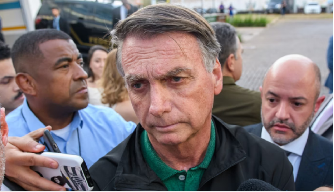 POR ORDEM DE MORAES, BOLSONARO TERÁ DE USAR TORNOZELEIRA ELETRÔNICA POR ORDEM DE MORAES, BOLSONARO TERÁ DE USAR TORNOZELEIRA ELETRÔNICA