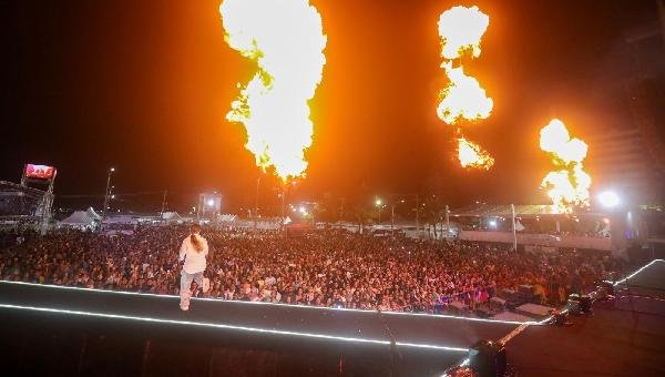 ILHÉUS ABENÇOADA ABRE A VIRADA ILHÉUS 2026 COM NOITE MARCADA POR FÉ, ORGANIZAÇÃO E TRANQUILIDADE