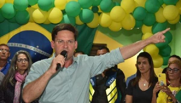 ROMA ENTREGA A MINISTRO DA JUSTIÇA DOSSIÊ SOBRE INVASÕES DE TERRA NO EXTREMO SUL BAIANO