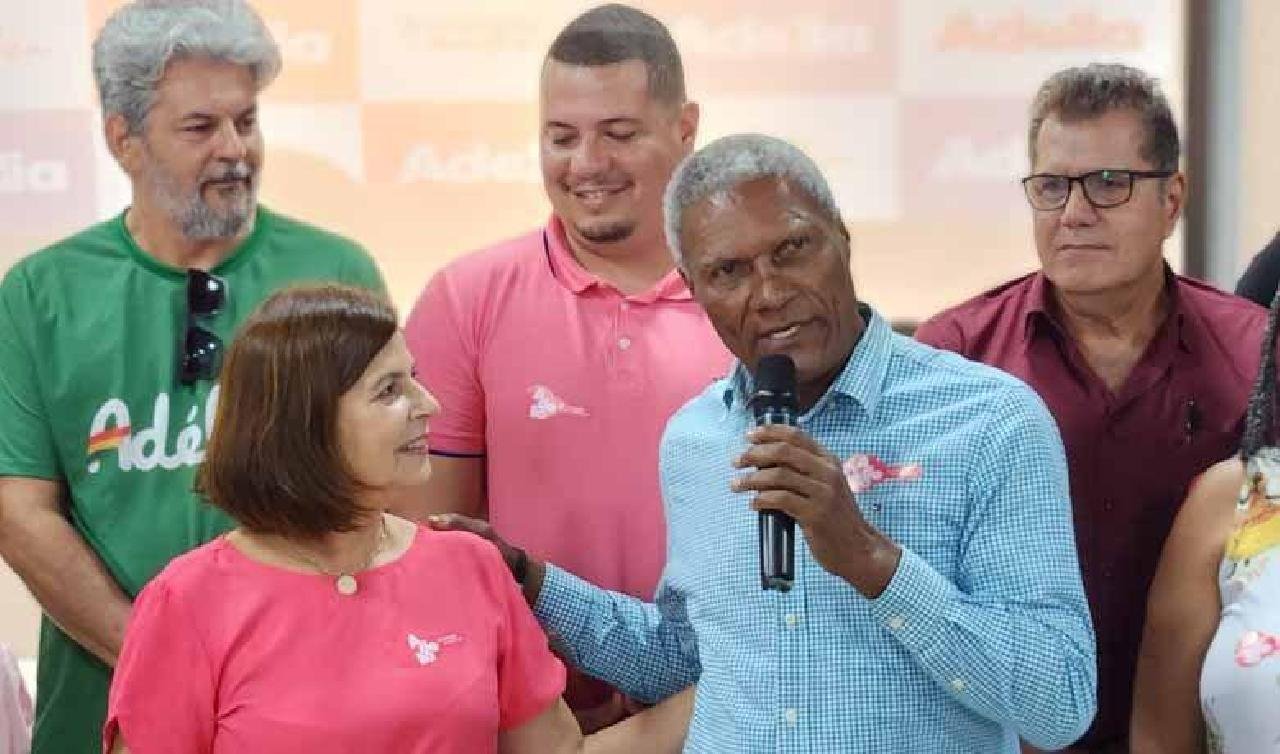 "NÓS PERCEBEMOS QUE NÃO DAVA PARA CAMINHARMOS SOZINHOS", DECLAROU AUGUSTÃO EM COLETIVA QUE O ANUNCIOU COMO VICE DE ADÉLIA PINHEIRO "NÓS PERCEBEMOS QUE NÃO DAVA PARA CAMINHARMOS SOZINHOS", DECLAROU AUGUSTÃO EM COLETIVA QUE O ANUNCIOU COMO VICE DE ADÉLIA PINHEIRO