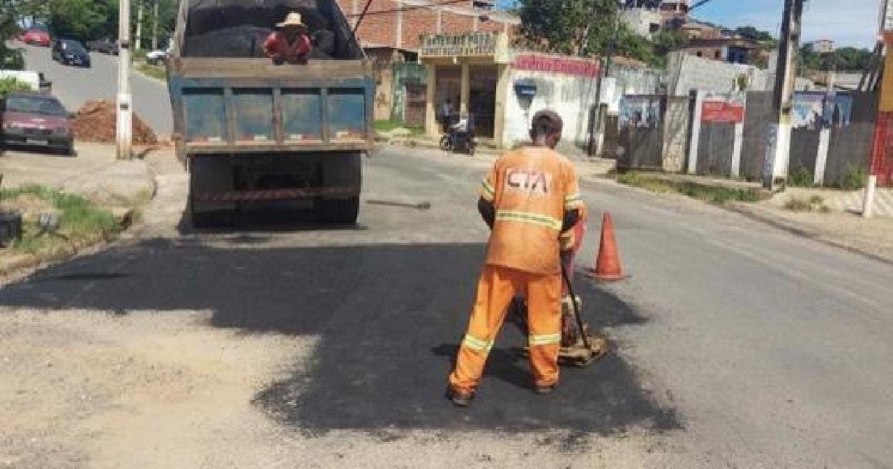 CONCLUÍDOS SERVIÇOS DE OPERAÇÃO TAPA-BURACOS EM 14 LOCALIDADES DE ILHÉUS CONCLUÍDOS SERVIÇOS DE OPERAÇÃO TAPA-BURACOS EM 14 LOCALIDADES DE ILHÉUS