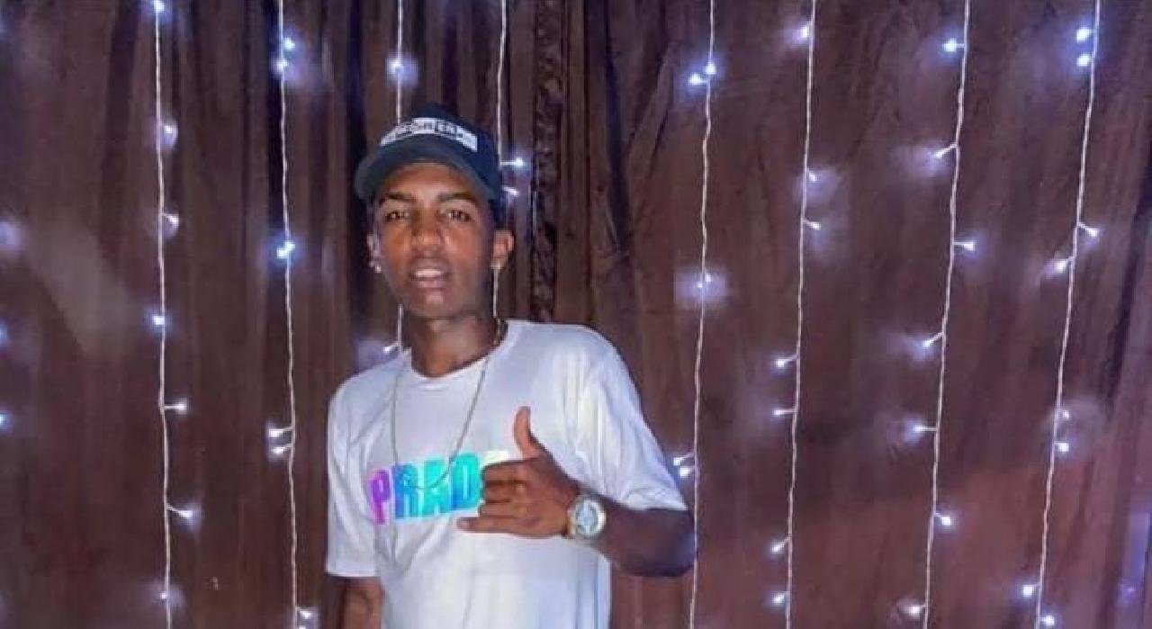 DESAPARECIMENTO DE JOVEM MOBILIZA VILA JUERANA, EM ILHÉUS, E LEVA FAMÍLIA A VITÓRIA DA CONQUISTA DESAPARECIMENTO DE JOVEM MOBILIZA VILA JUERANA, EM ILHÉUS, E LEVA FAMÍLIA A VITÓRIA DA CONQUISTA
