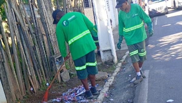 SERVIÇOS URBANOS ATUAM NA LIMPEZA DE ILHÉUS APÓS O FIM DAS ELEIÇÕES 