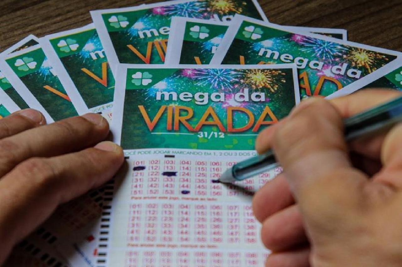 ADVOGADOS PEDEM À JUSTIÇA QUE CAIXA NOTIFIQUE VENCEDOR DA MEGA DA VIRADA ADVOGADOS PEDEM À JUSTIÇA QUE CAIXA NOTIFIQUE VENCEDOR DA MEGA DA VIRADA