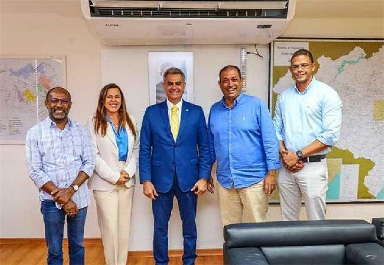 MELHORIA DO ACESSO AO DISTRITO DE COUTOS PAUTA REUNIÃO COM SECRETÁRIO ESTADUAL DE INFRAESTRUTURA MELHORIA DO ACESSO AO DISTRITO DE COUTOS PAUTA REUNIÃO COM SECRETÁRIO ESTADUAL DE INFRAESTRUTURA
