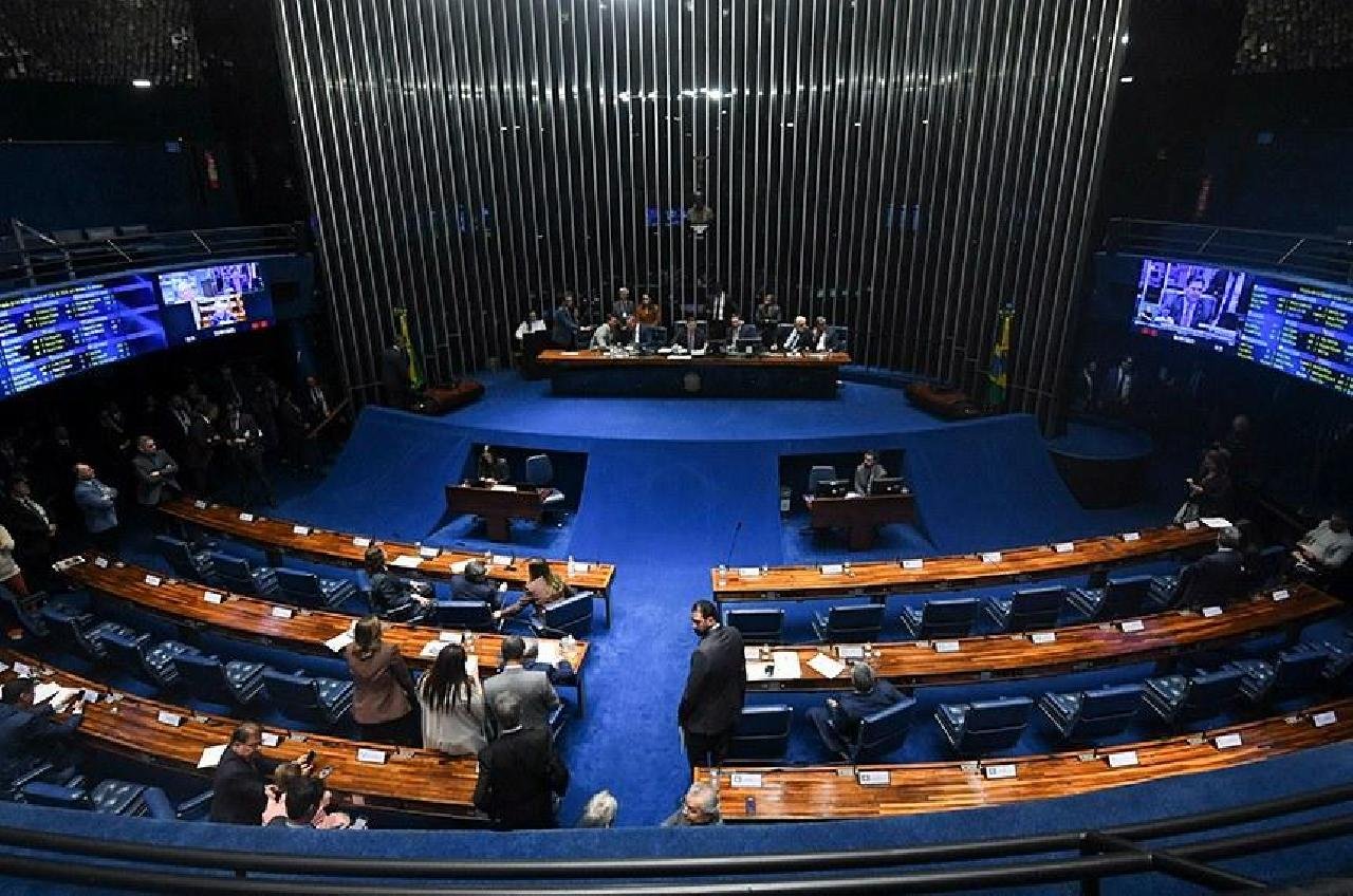 PEC 66 É APROVADA PELO SENADO EM PRIMEIRO TURNO PEC 66 É APROVADA PELO SENADO EM PRIMEIRO TURNO
