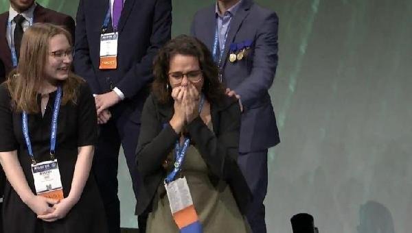 BRASILEIRA DARÁ NOME A ASTEROIDE APÓS VENCER FEIRA MUNDIAL DE CIÊNCIAS