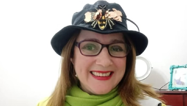 MULHER QUE HOSTILIZOU PASSAGEIRA EM AVIÃO FALSIFICOU DOCUMENTOS EM ELEIÇÃO MINEIRA