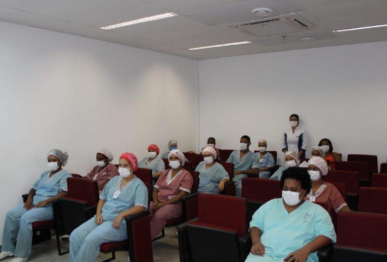 PALESTRAS NO HOSPITAL REGIONAL COSTA DO CACAU DESTACAM O PAPEL INDIVIDUAL NO TRABALHO EM EQUIPE PALESTRAS NO HOSPITAL REGIONAL COSTA DO CACAU DESTACAM O PAPEL INDIVIDUAL NO TRABALHO EM EQUIPE