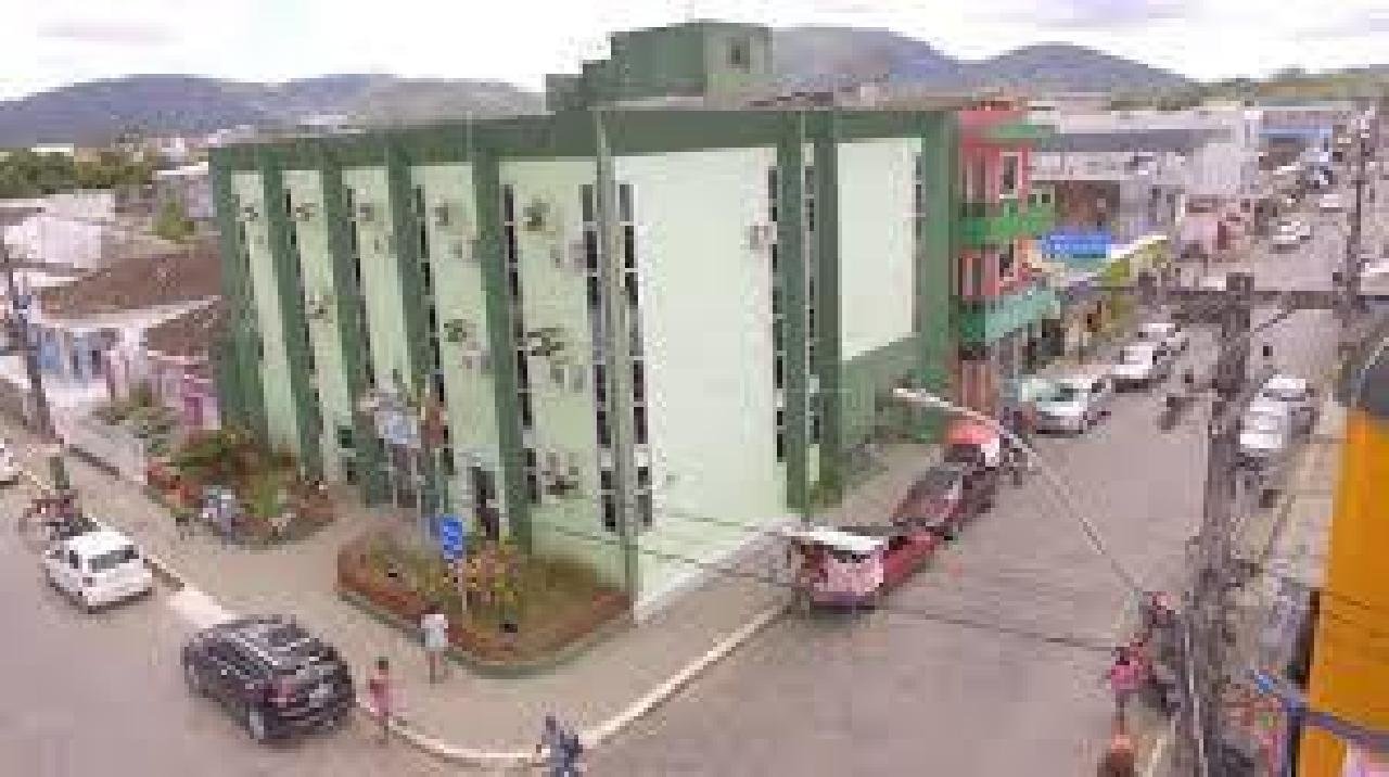 CÂMARAS DE CAETITÉ, MORRO DO CHAPÉU E BUERAREMA APROVAM AUMENTOS DE SALÁRIOS DE PREFEITO E VICE CÂMARAS DE CAETITÉ, MORRO DO CHAPÉU E BUERAREMA APROVAM AUMENTOS DE SALÁRIOS DE PREFEITO E VICE