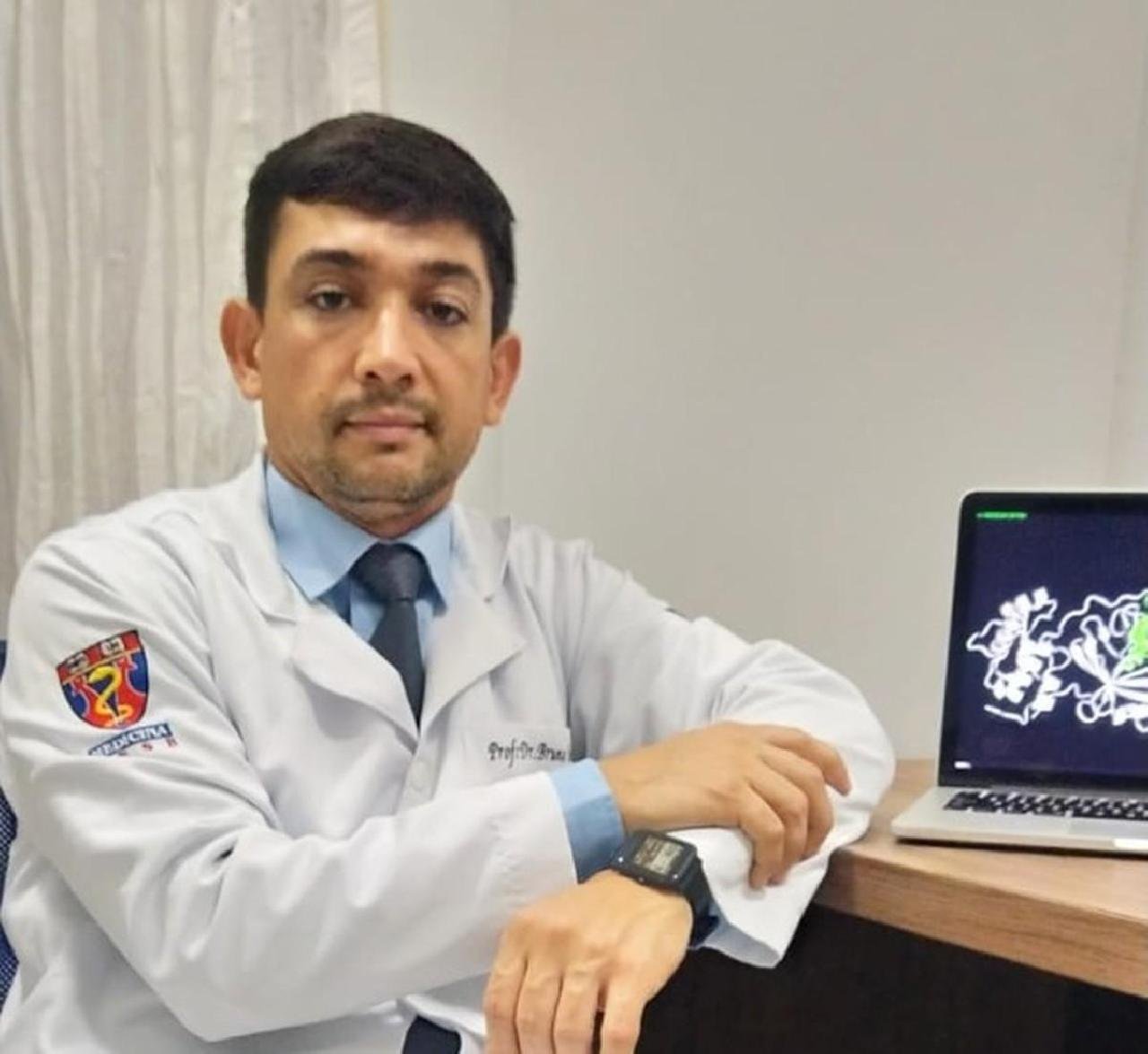 CIENTISTAS BAIANOS ESTUDAM MEDICAMENTOS PARA TRATAR PACIENTES COM CORONAVÍRUS CIENTISTAS BAIANOS ESTUDAM MEDICAMENTOS PARA TRATAR PACIENTES COM CORONAVÍRUS