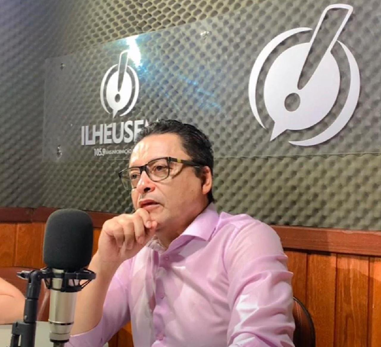 “VAMOS INSTALAR NOVOS CONJUNTOS SEMAFÓRICOS EM LOCAIS DE CONFLITO”, DIZ CLÁUDIO CARDOSO, SUPERINTENDENTE DA SUTRAM “VAMOS INSTALAR NOVOS CONJUNTOS SEMAFÓRICOS EM LOCAIS DE CONFLITO”, DIZ CLÁUDIO CARDOSO, SUPERINTENDENTE DA SUTRAM