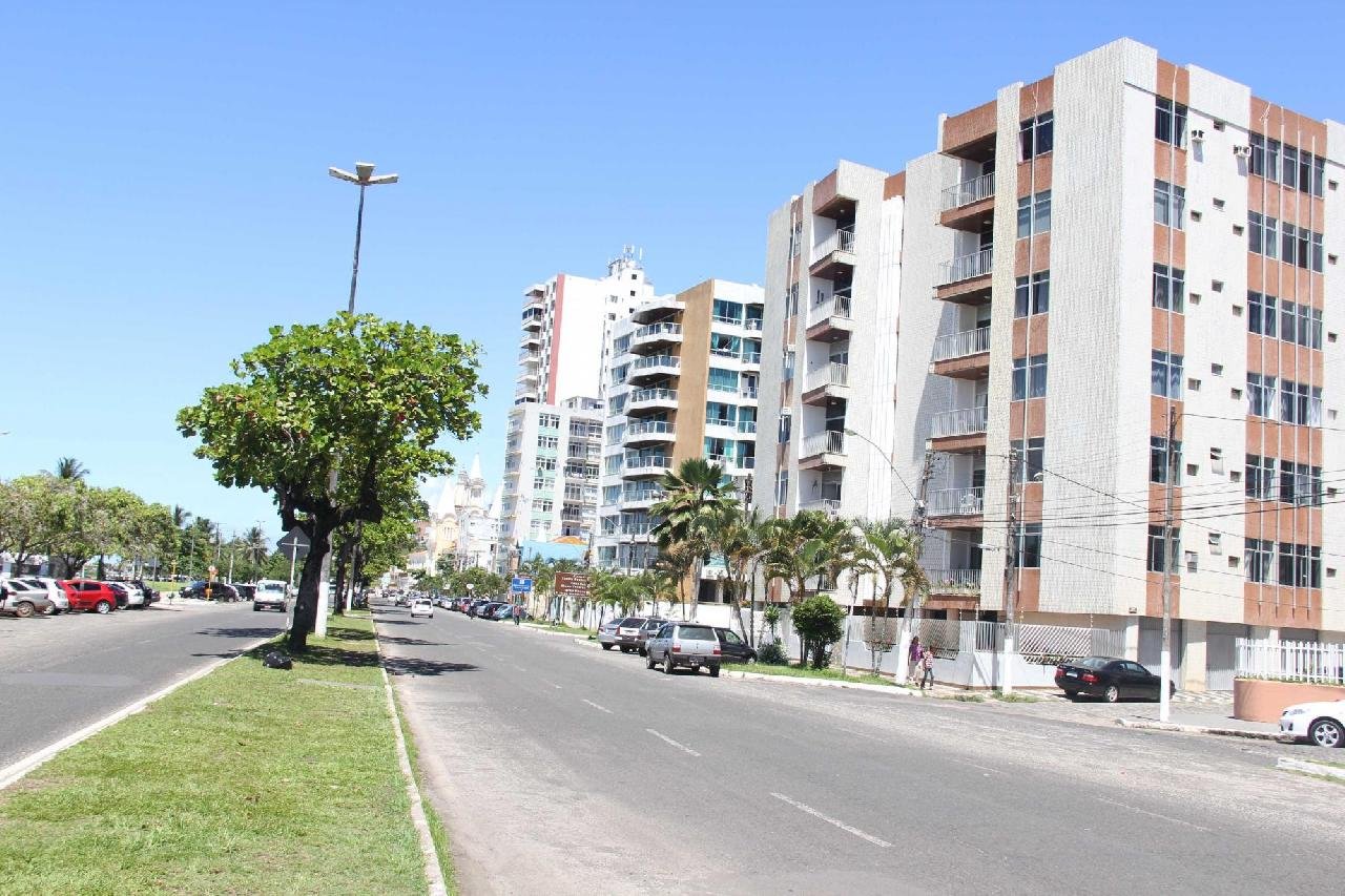 AMENDOEIRAS DA AV. SOARES LOPES FORAM REMOVIDAS CONFORME LICENÇA AMBIENTAL AMENDOEIRAS DA AV. SOARES LOPES FORAM REMOVIDAS CONFORME LICENÇA AMBIENTAL