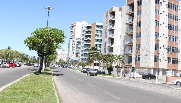 AMENDOEIRAS DA AV. SOARES LOPES FORAM REMOVIDAS CONFORME LICENÇA AMBIENTAL 