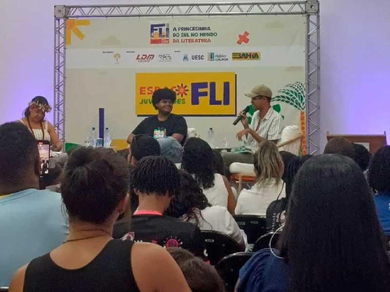 ÚLTIMO DIA DE FLI TEM MIA COUTO E BRUNA VIEIRA COMO DESTAQUES