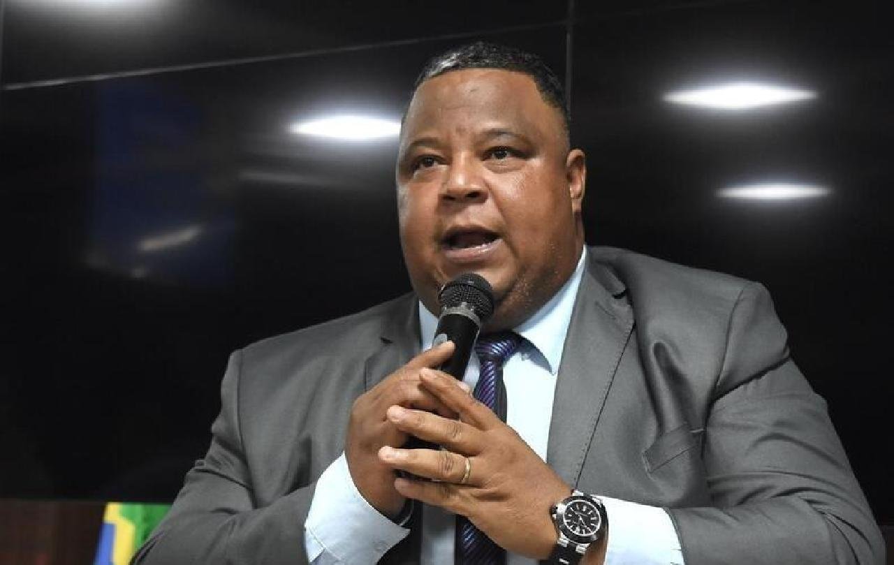 MANOEL PORFÍRIO: “VAMOS GRITAR QUE QUEREMOS A FIOL NO SUL DA BAHIA”