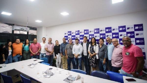 VALDERICO JR. E WANESSA GEDEON DIALOGAM COM A CDL PARA DISCUTIR DEMANDAS DO COMÉRCIO DE ILHÉUS