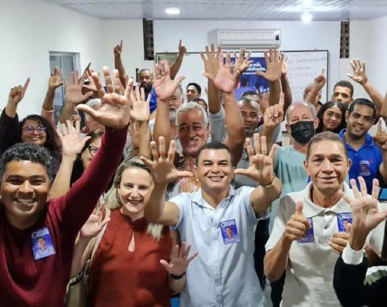AO LADO DE APOIADORES, PROFESSOR REINALDO DO IBEC LANÇA CAMPANHA 2+1=3 AO LADO DE APOIADORES, PROFESSOR REINALDO DO IBEC LANÇA CAMPANHA 2+1=3