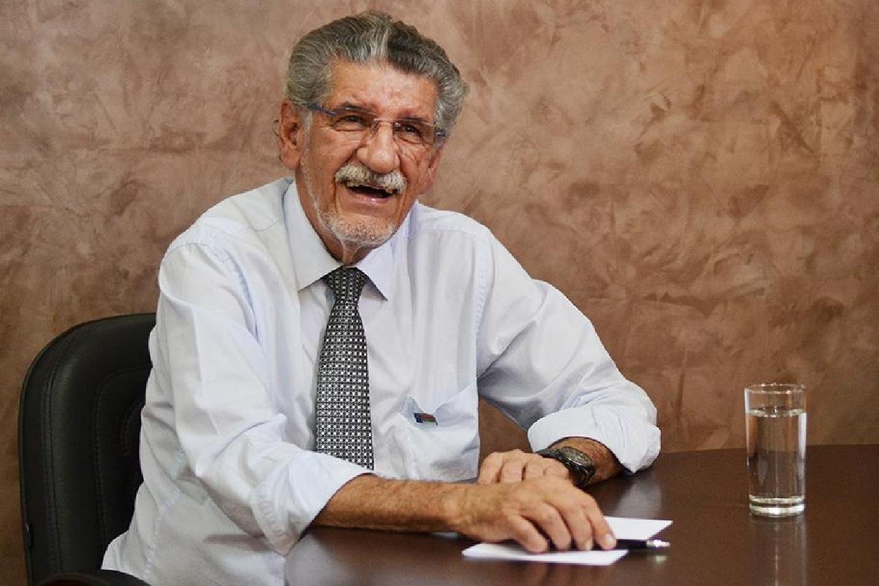 CONQUISTA: PREFEITO DECIDE REVOGAR DECRETO E MANDA FECHAR COMÉRCIO CONQUISTA: PREFEITO DECIDE REVOGAR DECRETO E MANDA FECHAR COMÉRCIO