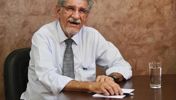 CONQUISTA: PREFEITO DECIDE REVOGAR DECRETO E MANDA FECHAR COMÉRCIO