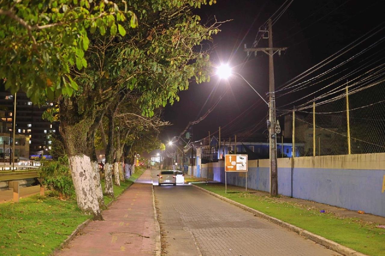 PREFEITURA DE ILHÉUS AMPLIA ILUMINAÇÃO PÚBLICA COM 812 LUMINÁRIAS LED EM 42 PONTOS DA CIDADE 