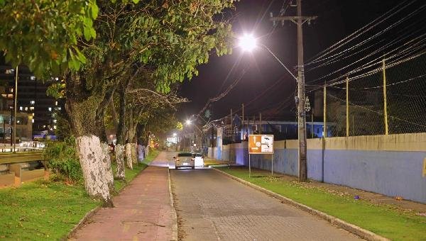 PREFEITURA DE ILHÉUS AMPLIA ILUMINAÇÃO PÚBLICA COM 812 LUMINÁRIAS LED EM 42 PONTOS DA CIDADE 