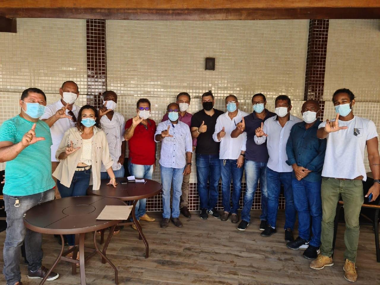 PRESIDENTES DO PT, PSD,PSB,PV E PCdoB SE REÚNEM PARA TRATAR DE PRÉ-CAMPANHA EM ILHÉUS PRESIDENTES DO PT, PSD,PSB,PV E PCdoB SE REÚNEM PARA TRATAR DE PRÉ-CAMPANHA EM ILHÉUS