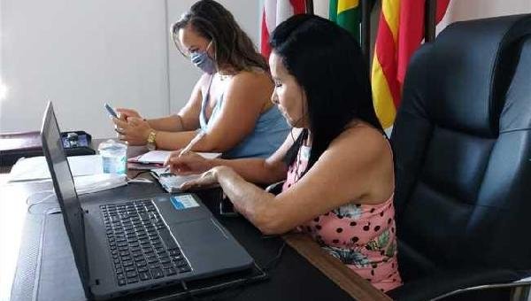  PREFEITURA DE ILHÉUS BUSCA DOAÇÃO DE 3200 NOTEBOOKS PARA ALUNOS DA REDE MUNICIPAL