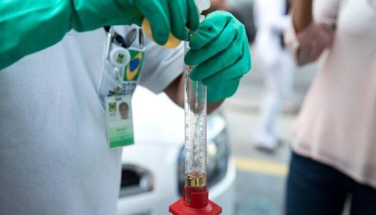 MOTORISTAS RECLAMAM DE COMBUSTÍVEL ADULTERADO EM ILHÉUS E ITABUNA MOTORISTAS RECLAMAM DE COMBUSTÍVEL ADULTERADO EM ILHÉUS E ITABUNA