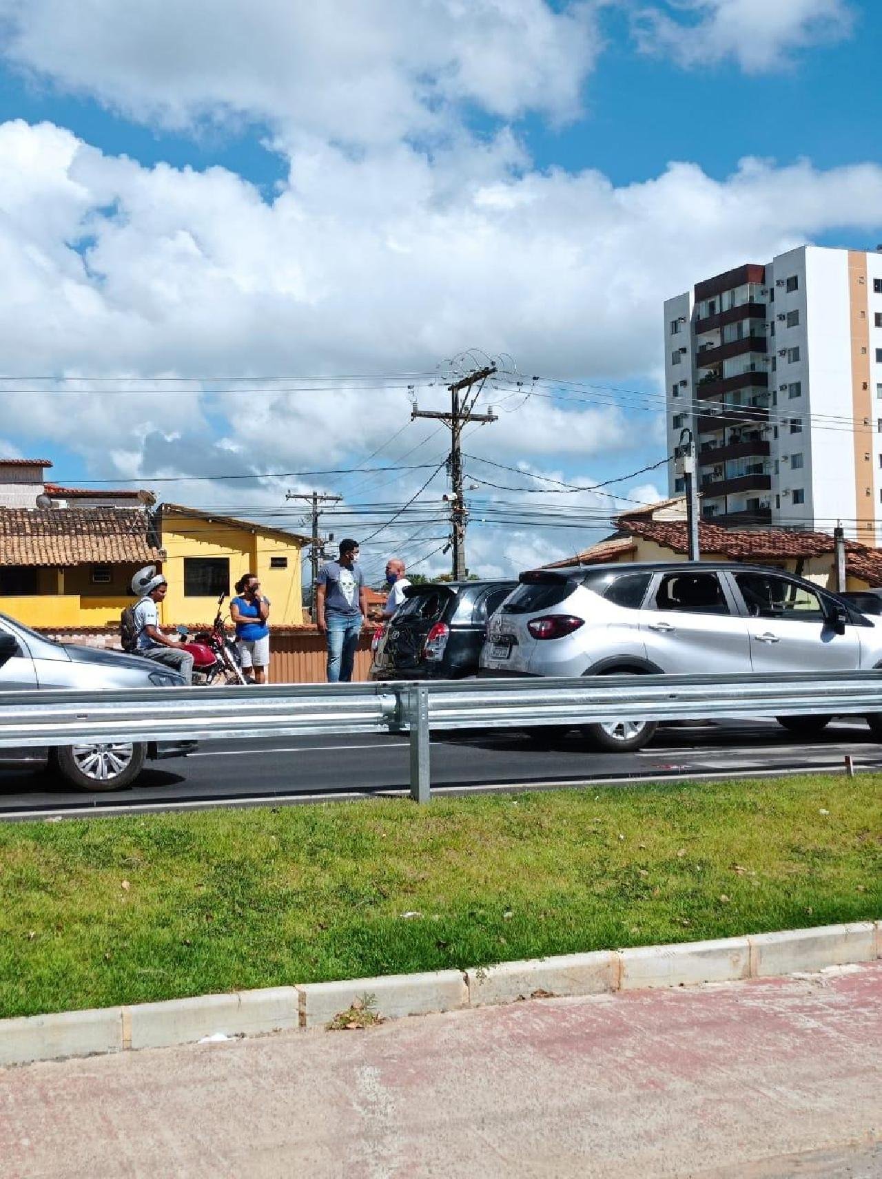 ILHÉUS: SINALIZAÇÃO IRREGULAR PODE ESTAR PROVOCANDO ACIDENTES NA BA-001 ILHÉUS: SINALIZAÇÃO IRREGULAR PODE ESTAR PROVOCANDO ACIDENTES NA BA-001