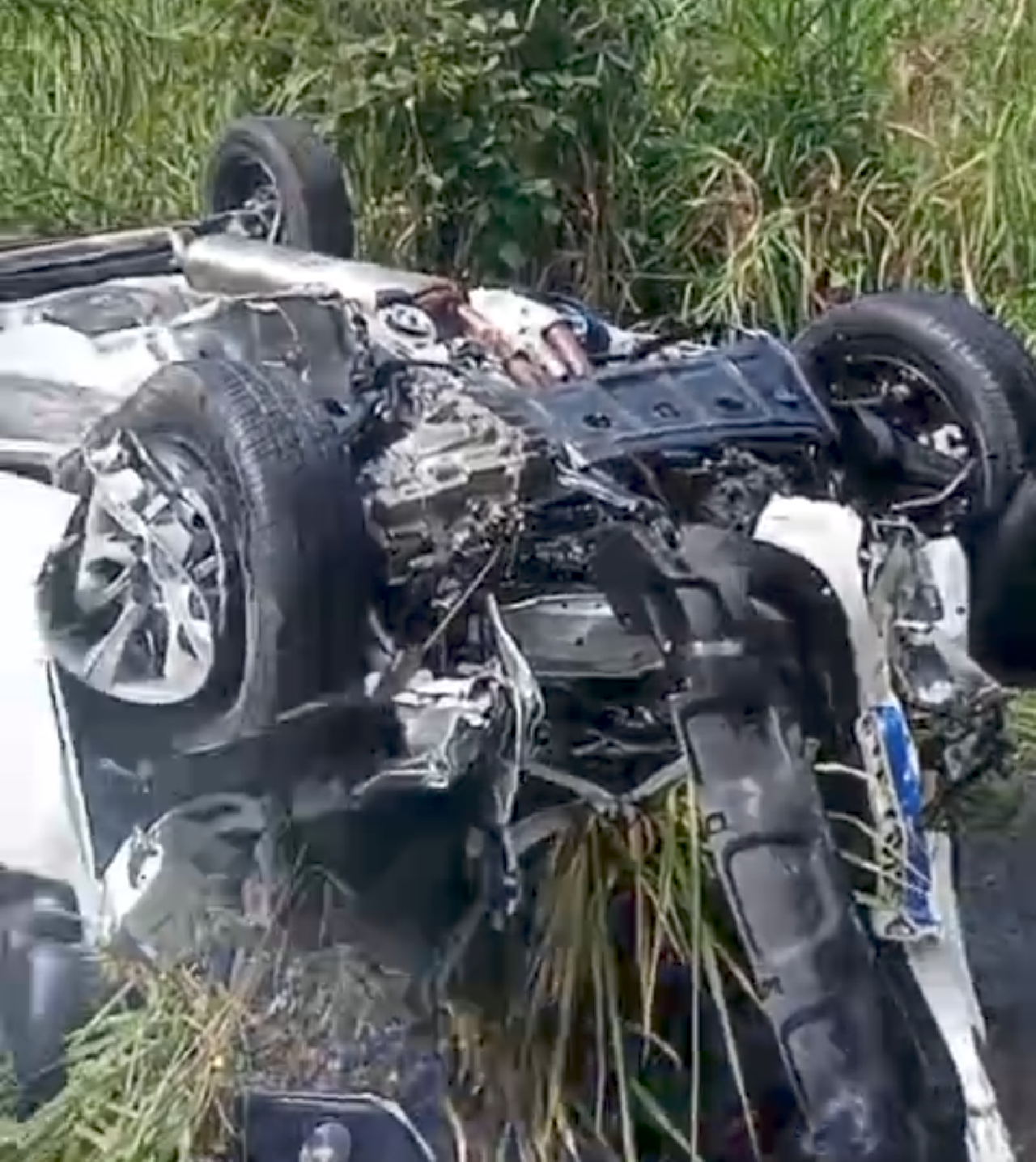 GRAVE ACIDENTE ENTRE CARRO E CARRETA DEIXA MOTORISTA FERIDO NA RODOVIA ILHÉUS-URUÇUCA GRAVE ACIDENTE ENTRE CARRO E CARRETA DEIXA MOTORISTA FERIDO NA RODOVIA ILHÉUS-URUÇUCA