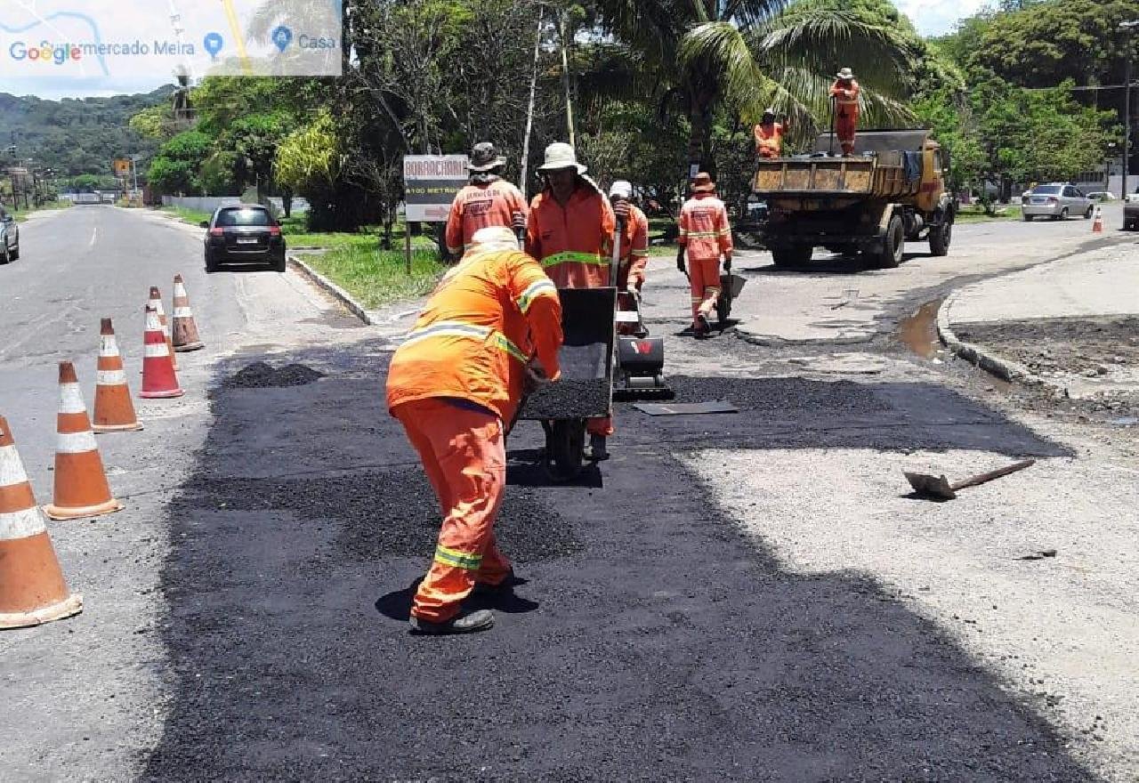 MANUTENÇÃO DA BA-262 E ACESSOS SÃO RETOMADOS ATRAVÉS DA SEINFRA MANUTENÇÃO DA BA-262 E ACESSOS SÃO RETOMADOS ATRAVÉS DA SEINFRA