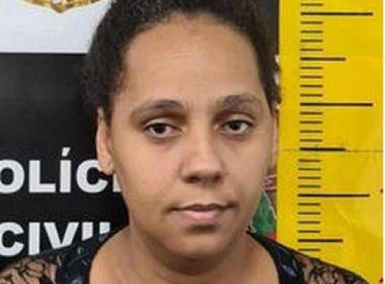 ILHÉUS: MULHER TENTOU ENVENENAR FILHOS E MARIDO PARA FICAR COM A PENSÃO, DIZ A POLÍCIA ILHÉUS: MULHER TENTOU ENVENENAR FILHOS E MARIDO PARA FICAR COM A PENSÃO, DIZ A POLÍCIA
