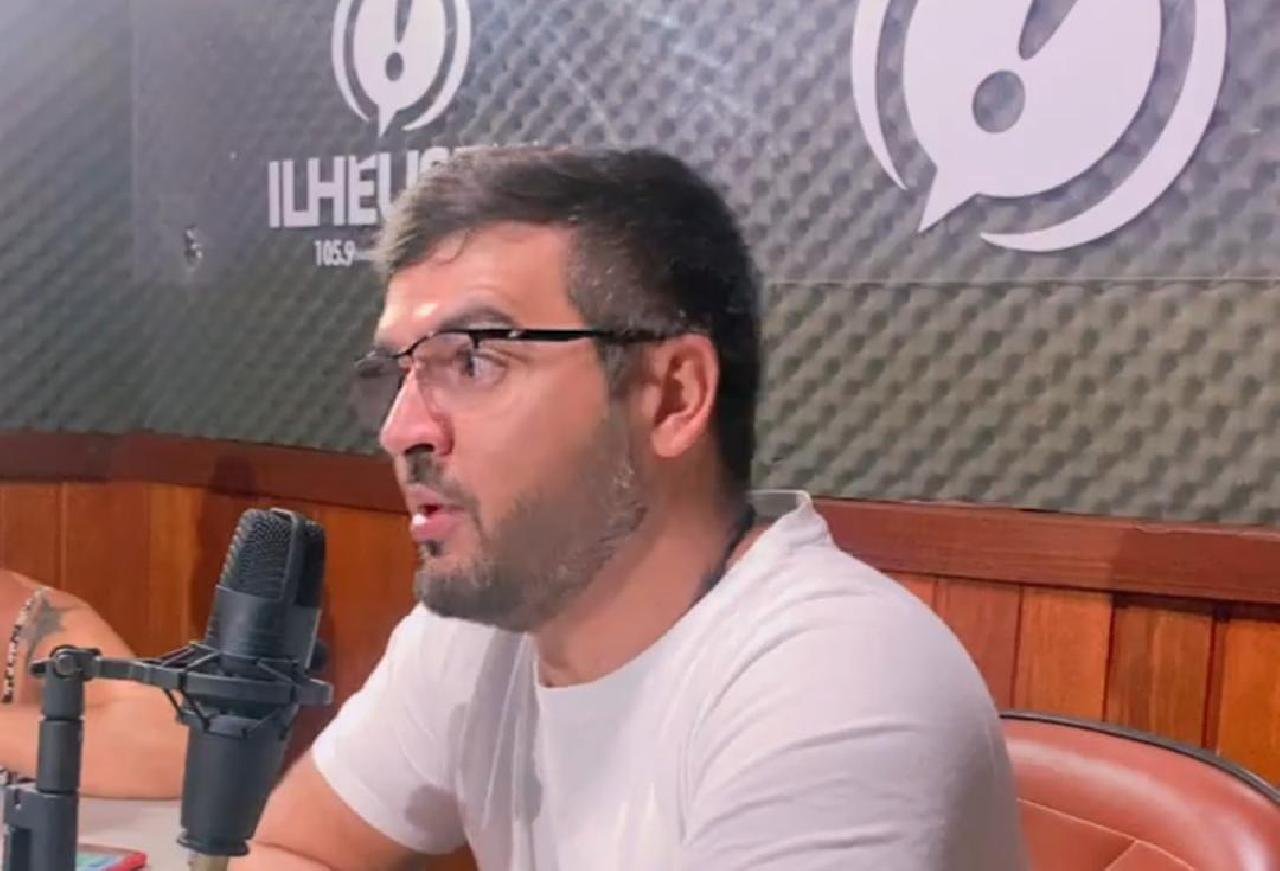 "PERDEU O GOVERNO DE MÁRIO, POR NÃO TER EFICIÊNCIA PARA FAZER COM QUE O SEU GOVERNADOR FOSSE ELEITO E MOSTROU QUE O POVO DE ILHÉUS QUER MUDANÇA", DISSE VALDERICO JÚNIOR "PERDEU O GOVERNO DE MÁRIO, POR NÃO TER EFICIÊNCIA PARA FAZER COM QUE O SEU GOVERNADOR FOSSE ELEITO E MOSTROU QUE O POVO DE ILHÉUS QUER MUDANÇA", DISSE VALDERICO JÚNIOR