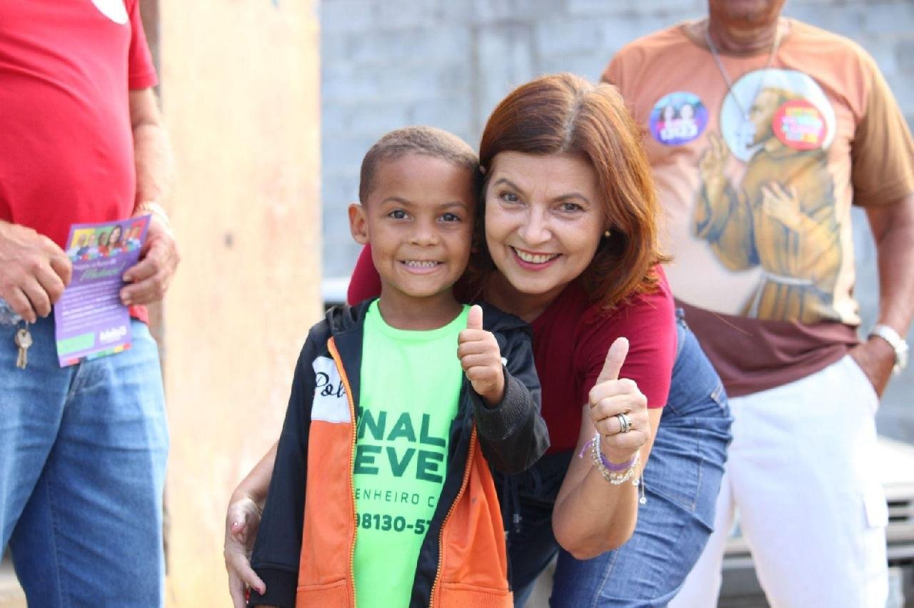 ADÉLIA PINHEIRO CONVERSA COM MORADORES DO TEOTÔNIO VILELA E ASSUME O COMPROMISSO DE CONSTRUIR CRECHES NO BAIRRO ADÉLIA PINHEIRO CONVERSA COM MORADORES DO TEOTÔNIO VILELA E ASSUME O COMPROMISSO DE CONSTRUIR CRECHES NO BAIRRO