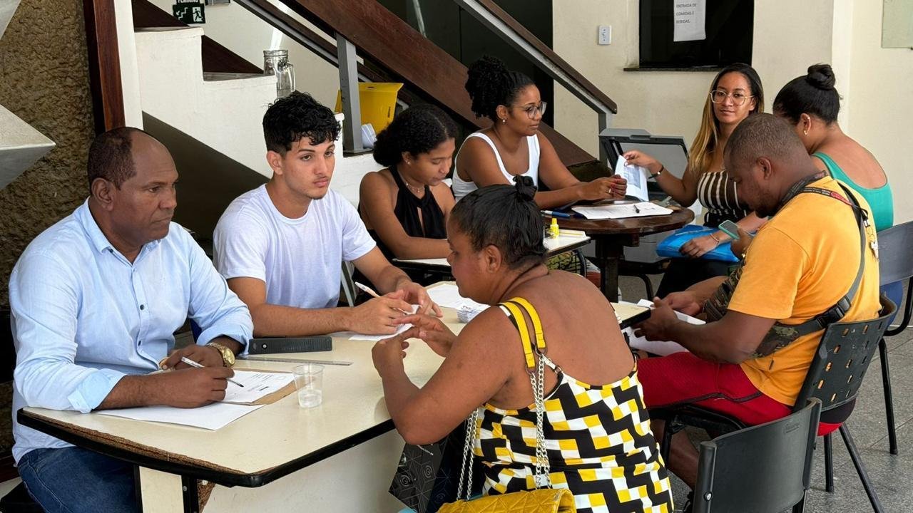 COMERCIANTES PODEM SE CADASTRAR PARA O VIVA ILHÉUS ATÉ AMANHÃ (18) COMERCIANTES PODEM SE CADASTRAR PARA O VIVA ILHÉUS ATÉ AMANHÃ (18)