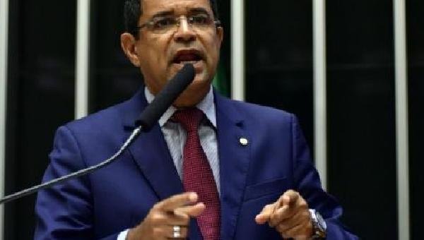 "ACHO DIFÍCIL A MANUTENÇÃO DA CANDIDATURA DE JAQUES WAGNER" DIZ DAVIDSON MAGALHÃES SOBRE CENÁRIO POLÍTICO BAIANO