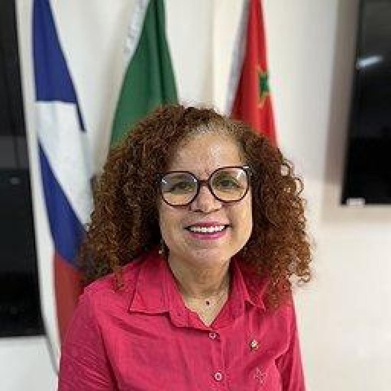 VEREADORA ENILDA MENDONÇA ALERTA SOBRE USO DE NÚMERO FALSO EM GOLPES VIA WHATSAPP