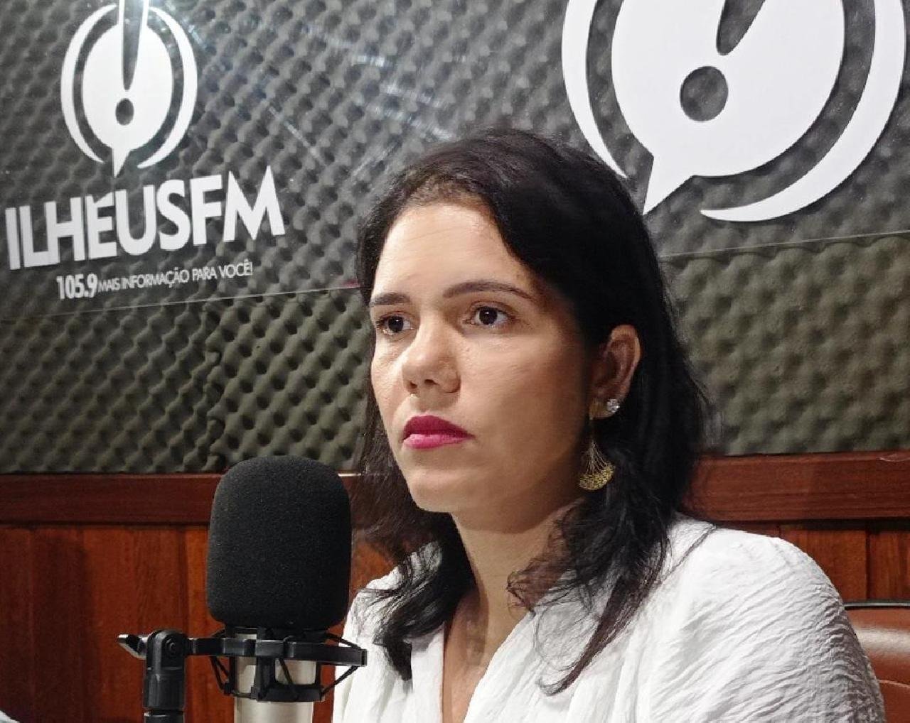 "NÃO EXISTE MATRÍCULA PARA CO-ENSINO, MAS PARA A ESCOLA", DIZ SECRETÁRIA DE EDUCAÇÃO DE ILHÉUS "NÃO EXISTE MATRÍCULA PARA CO-ENSINO, MAS PARA A ESCOLA", DIZ SECRETÁRIA DE EDUCAÇÃO DE ILHÉUS