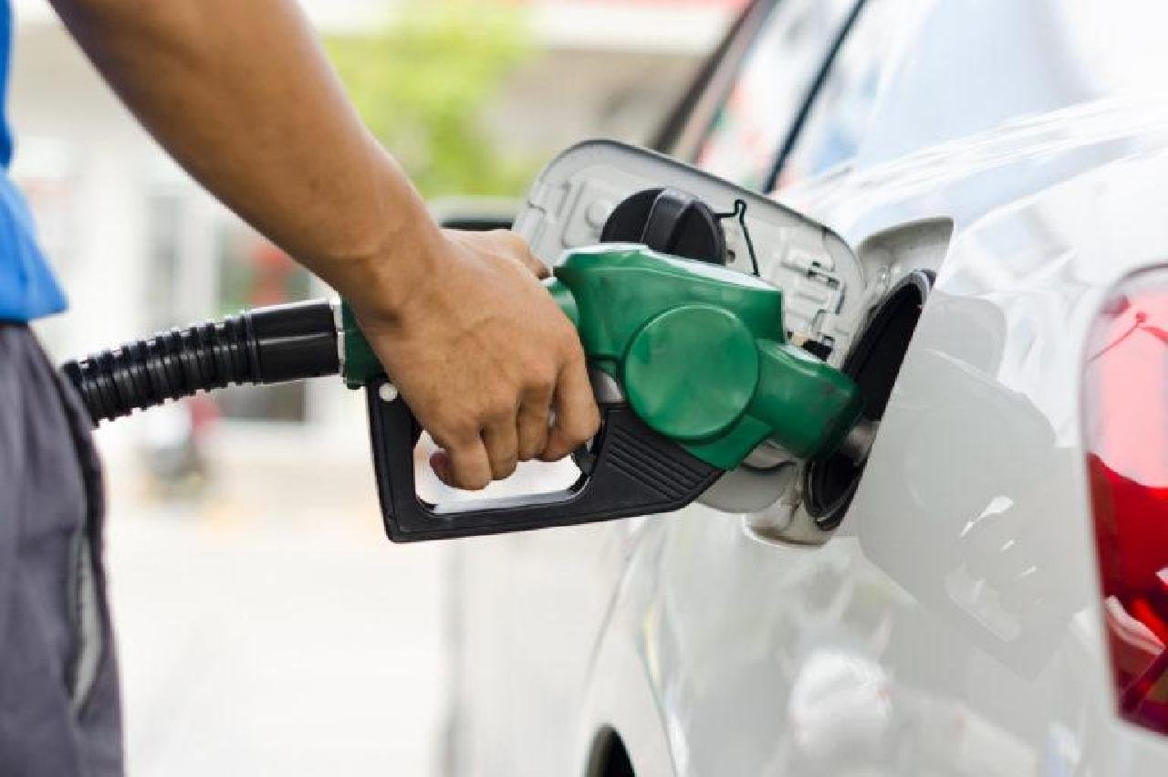 GASOLINA E DIESEL SOFREM NOVO AUMENTO DE PREÇO EM MARÇO NA BAHIA; LITRO CHEGA A R$8 GASOLINA E DIESEL SOFREM NOVO AUMENTO DE PREÇO EM MARÇO NA BAHIA; LITRO CHEGA A R$8