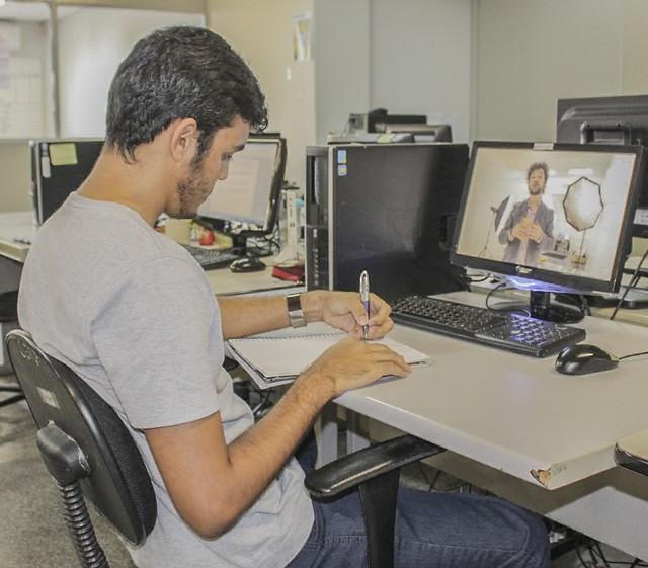 SEC DIVULGA SELECIONADOS PARA CURSOS DO PRONATEC SEC DIVULGA SELECIONADOS PARA CURSOS DO PRONATEC