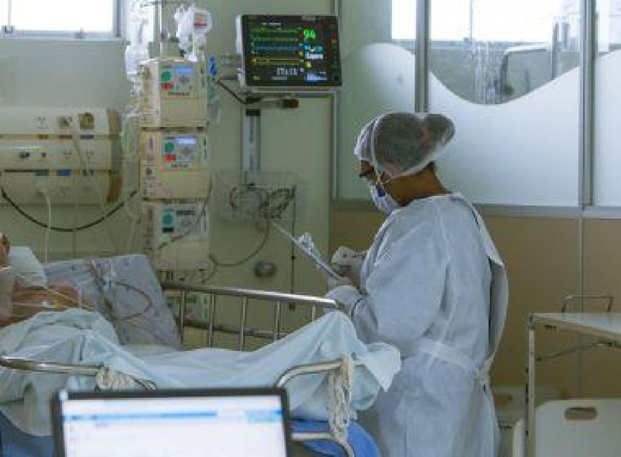  INTERNADOS COM CASOS GRAVES DA COVID-19 CAEM NA BA; ESTADO REGISTRA 93 ÓBITOS EM 24H