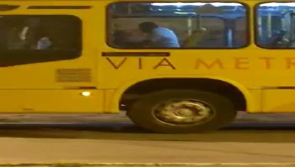 MOTORISTA AGRIDE SENHORA DENTRO DE ÔNIBUS EM ILHEUS